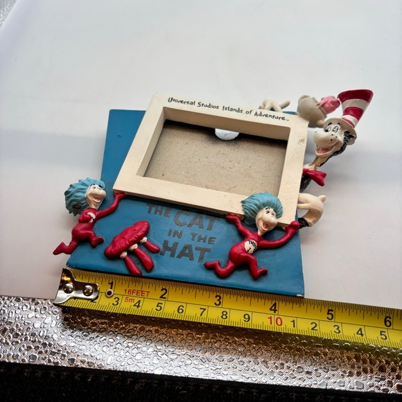 Universal Dr. Seuss Cat in the Hat Islands of Adventure Freestanding Photo Frame - Picture 15 of 16
